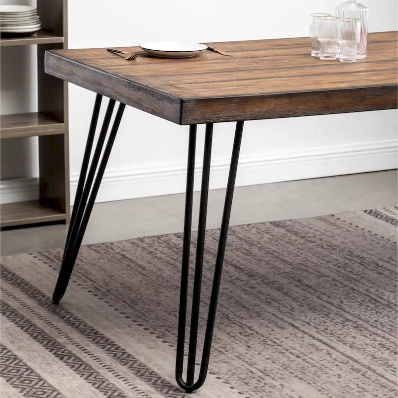 Table à manger industrielle à trépied en pin foncé rustique et noir, 6 personnes