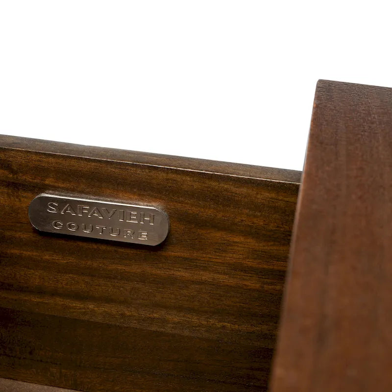 Commode 3 tiroirs en noyer avec motifs sculptés géométriques