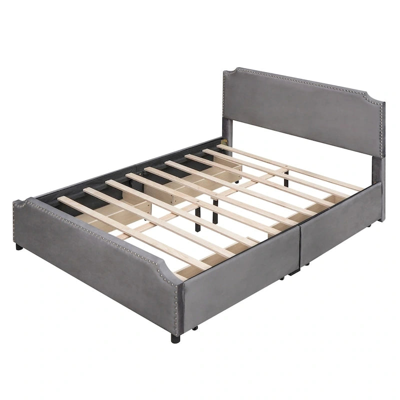 Lit plateforme tapissé en velours gris/beige avec garniture cloutée et 4 tiroirs – Queen