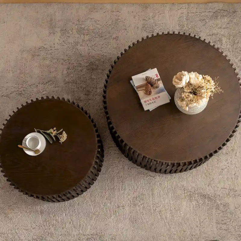 Table basse gigogne marron foncé / naturelle, relief gaufré vintage, lot de 2